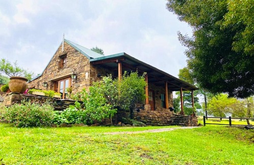 Emakhazeni Ski Chalet | Stonehaven Cottage