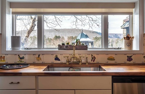 Rowland House | Stonehaven on the Delaware: Direct River Access