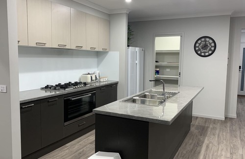 Shepparton House | STONEHAVEN, perfect holiday accommodation for families. Close to GV Hospital