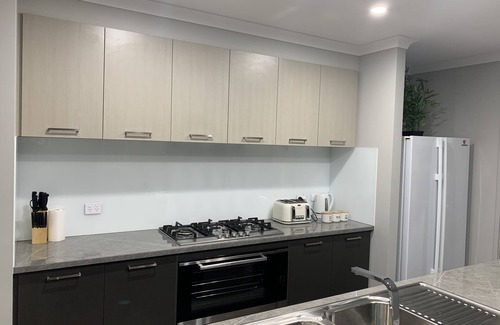 Shepparton House | STONEHAVEN, perfect holiday accommodation for families. Close to GV Hospital