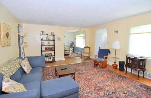 Berkeley Springs House | Stonehedge - 3 BR Cottage