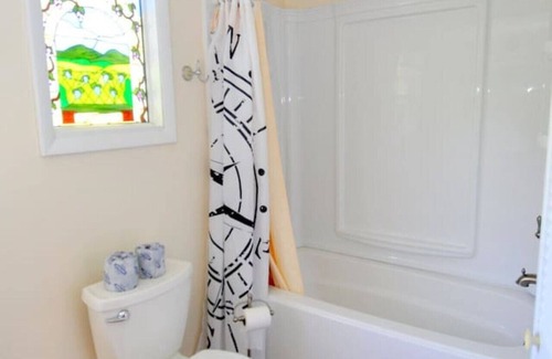 Berkeley Springs House | Stonehedge - 3 BR Cottage
