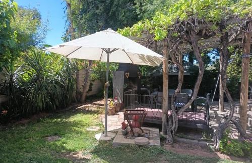 Oudtshoorn Apartment | Stonehenge Cottage