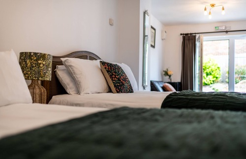 Amesbury Bed & Breakfast | Stonehenge Courtyard