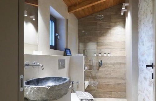 Dodoni House | Stonehouse Grace
