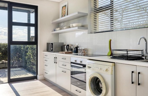 Westlake Apartment | Stonehurst Views - 1 Bed Flatlet