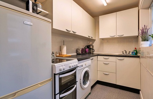 Tideswell House | Stonelea by Interhome