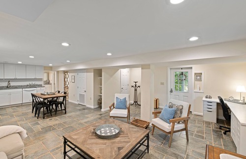 Cobham House | Stonemont Farm Retreat | Cottage and Cabin on Keswick Farm | Sleeps 12