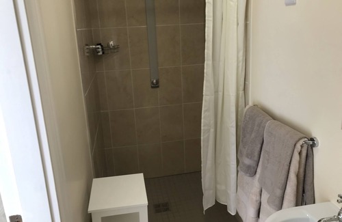 Terryglass House | Stonepark Lodge featuring Two En-suite Bedrooms with Living Room and Kitchen
