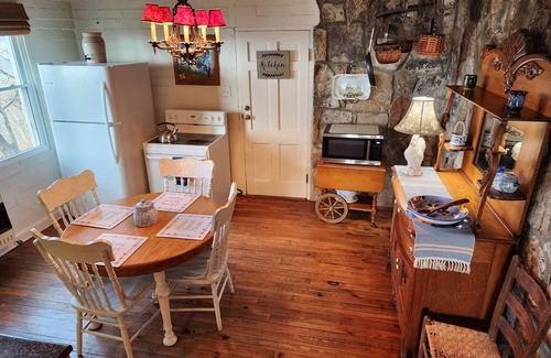 Valley Head House | Stoneridge Cottage I - Best view and walking distance to town