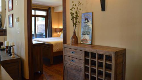 Sun Peaks Apartment | Stones Throw #24
