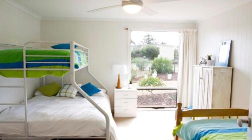 Carrickalinga House | Stones Throw 26 River View Drive