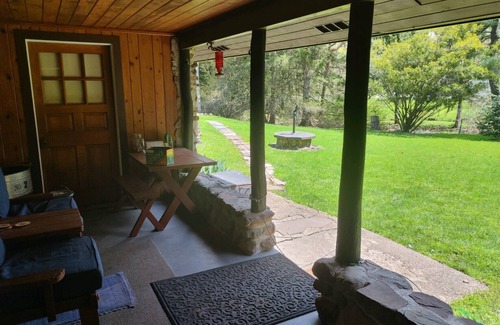 Webster Crossing Cottage | Stonewall cottage