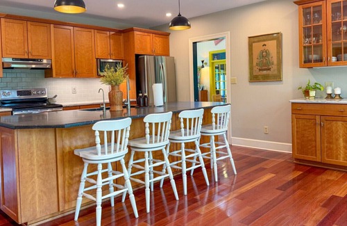 Lexington House | Stonewall Escape - Downtown Lexington