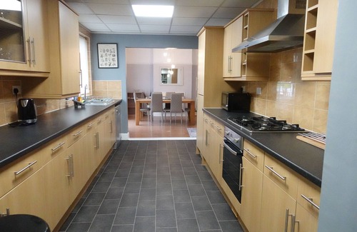 Stonnall House | Stoney Court Huge 9 Bedroom Property Near NEC, City Centre