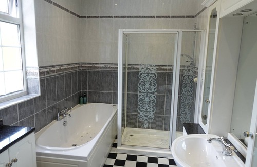 Stonnall House | Stoney Court Huge 9 Bedroom Property Near NEC, City Centre