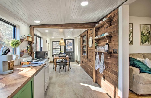 Nellysford Cottage | Stoney Creek Cottage: Waterfront Hot Tub, Fire Pit