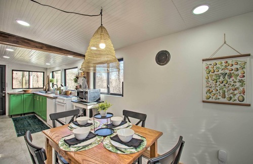 Nellysford Cottage | Stoney Creek Cottage: Waterfront Hot Tub, Fire Pit