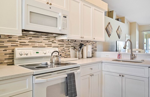 Stoneybrook Condo | Stoneybrook - Second Floor Condo overlooking the Green