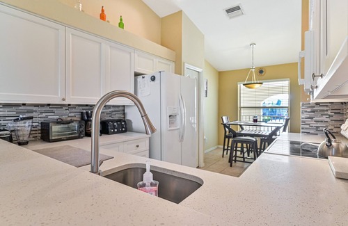 Stoneybrook Condo | Stoneybrook - Second Floor Condo overlooking the Green