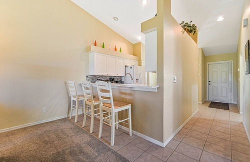 Stoneybrook Condo | Stoneybrook - Second Floor Condo overlooking the Green