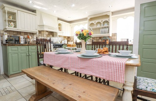 Higher Walton Cottage | STONEYCROSS COTTAGE, pet friendly, with a garden in Ribchester