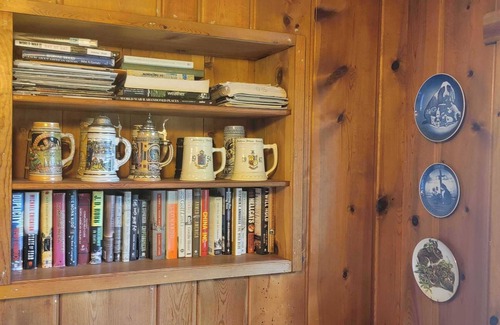 Escanaba Cabin | Stonington Clearview Cottage: Fall Colors & Crisp Air – Your Perfect Lakefront Escape