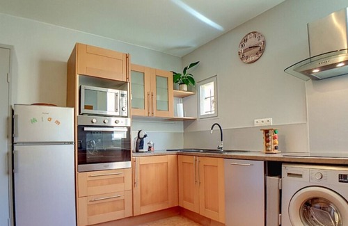 Pierre-Benite Apartment | Stop at M Cozy! Quality Comfort Simplicity!
