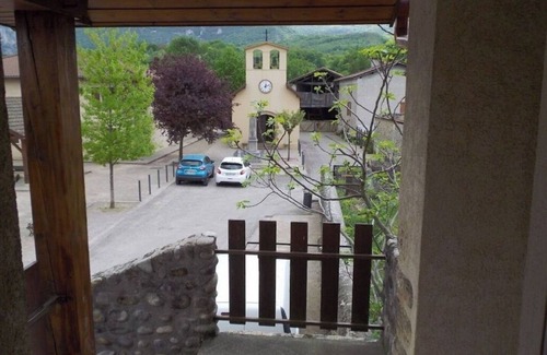 Beauvoir-en-Royans House | Stopover gîte for groups of 8 people - sportsmen, hikers, families