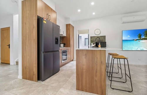 Reservoir House | Storey Time I 2BR Townhouse for Melbourne Travel