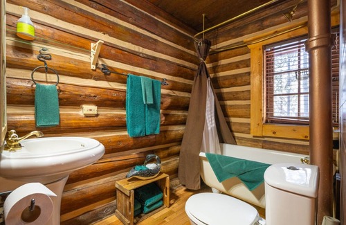 Castle Junction Cabin | Storm Mountain Lodge Cabins & Dining
