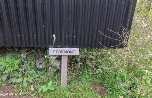 Pocklington Cottage | STORMONT HUT, with a garden in Pocklington