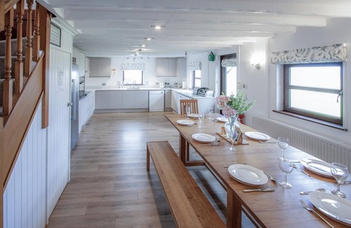 Llangennith House | Stormy Castle - 6 Bedroom Sleeps 14 - Llangennith
