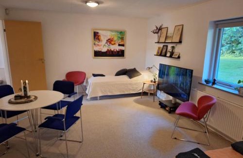 Hornsyld House | Stort og dejligt værelse med privat bad