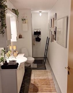 Hornsyld House | Stort og dejligt værelse med privat bad