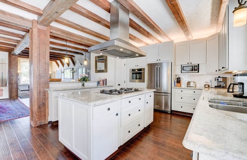 Crown Point House | Storybook Beach House 2 blocks from the Beach or Mission Bay with Pool & Hot tub