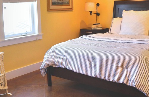 Upper Blandford Cottage | Storybook cottage in an unforgettable oceanfront setting ...