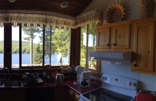 Unity House | Storybook Cottage, Superior Lakeside Location - Four Season Fun - Come vacation!