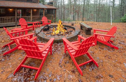 Blue Ridge House | Storybook Hideaway - Pet Friendly - Toccoa River