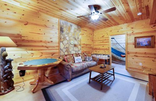 Blue Ridge House | Storybook Hideaway - Pet Friendly - Toccoa River