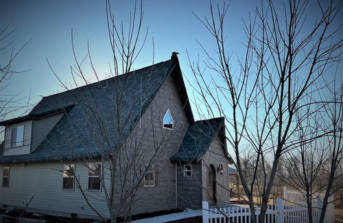 Lyons Cottage | Storybook House - A Fairy Tale Themed Cottage