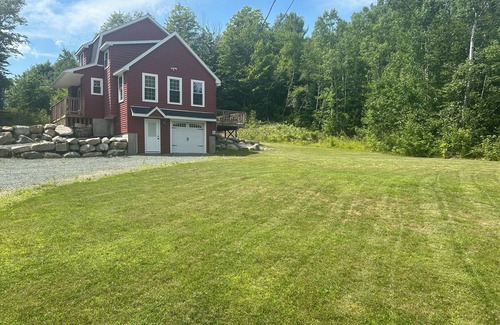 Gorham Cottage | Storyland Santa’s Village Foliage Peaceful Rustic Family Cottage Dogs Welcome