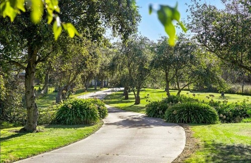 Frankston South House | Stotts Lane Fun Farm Stay