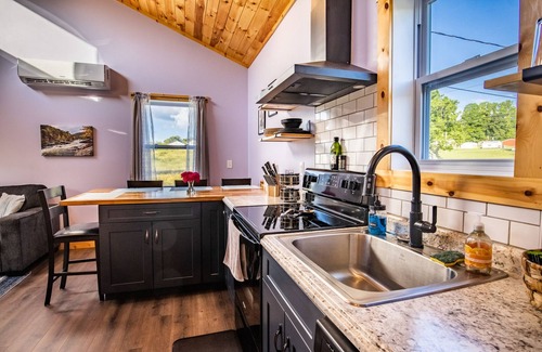 Fayetteville Cabin | Stout Grove - New House minutes from the New River Gorge National Park