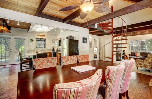 Pioneer Trail House | Stout House Cabin - Your kids favorite backyard!