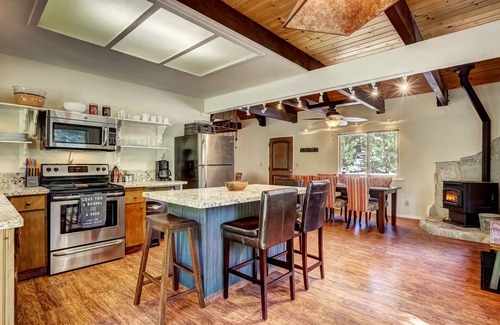 Pioneer Trail House | Stout House Cabin - Your kids favorite backyard!