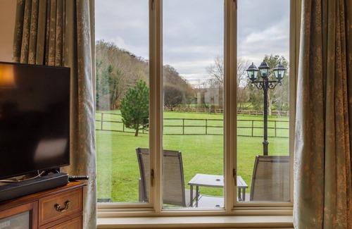 Douglas House | Stovell - a holiday cottage that sleeps 8 guests in 5 bedrooms