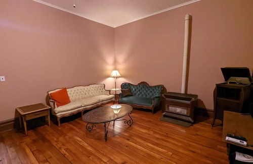 Warren Apartment | Stowaway Suites on the Avenue: Mt Laurel Suite