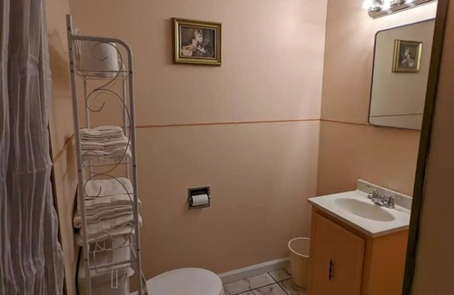 Warren Apartment | Stowaway Suites on the Avenue: Mt Laurel Suite