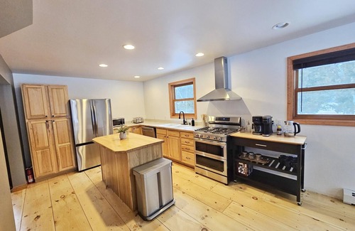 Stowe House | Stowe 3BR Retreat Near the Slopes & Town